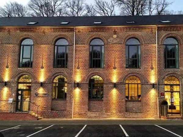 CESSION DE FONDS DE COMMERCE Hôtel 3 étoiles de 325 m2 avec 22 chambres et un restaurant de 110 plac
