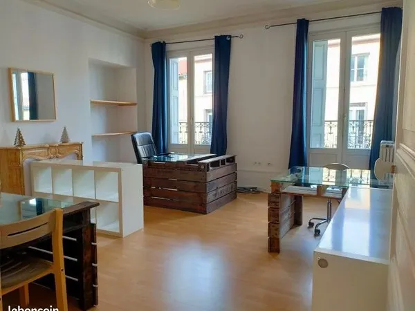 Grand appartement 190 m² centre-ville Le Puy - fort potentiel - ascenseur