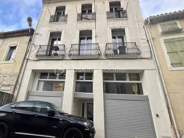Immeuble rénové d'environ 350 m² à Thézan‑lès‑Béziers