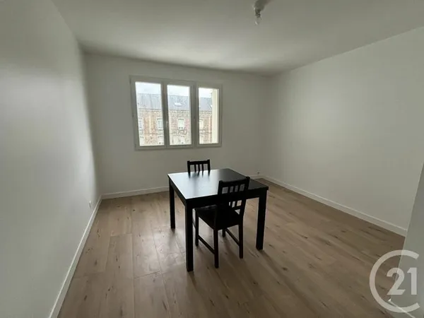 Studio 1 pièce 28 m²