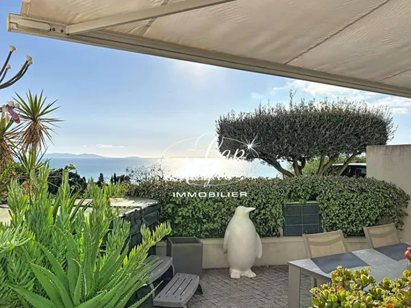 Appartement 3 pièces à vendre vue mer avec jardin - Cap Nègre