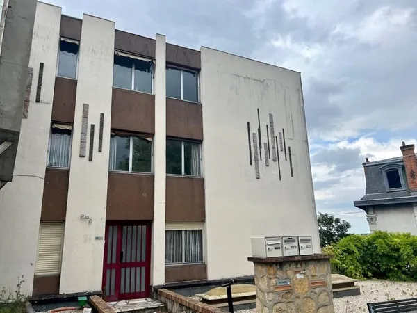 Local 73 m²