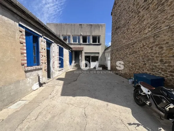 Locaux d'activité - A LOUER - 355 m² non divisibles