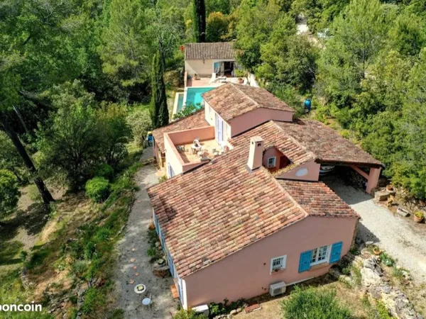 Villa 5 pièces 164 m²