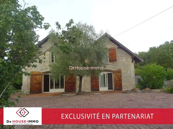 Maison 10 pièces 240 m²
