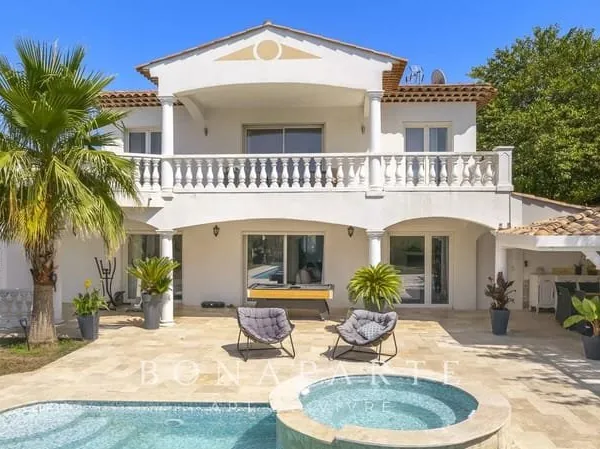 Exclusivite : Villa - 172 m² - 7 pièces