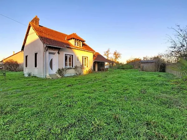 Maison 71 m² 2 chambres Jardin 677 m² Garage