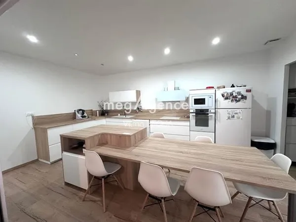 Maison 5 pièces 180 m²