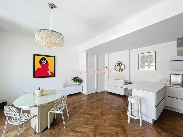 À VENDRE - Superbe T4 lumineux avec balcons, chambre de bonne et cave - Boulevard de la Corderie, 13
