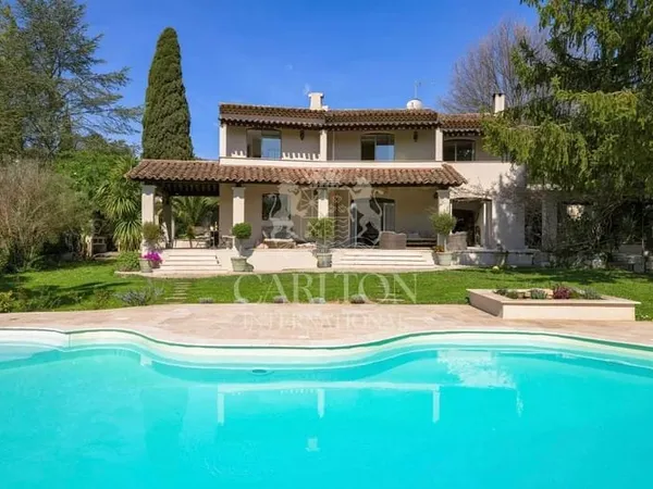 Grasse - Villa de charme avec 4 chambres et piscine