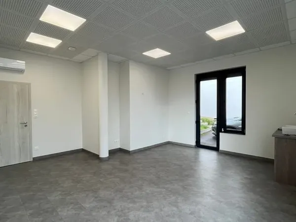 Local d'activité 1 pièce 27 m²