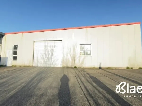 Entrepôt de 215 m² à saisir !