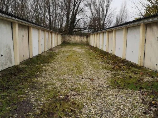 Parking 12 m²