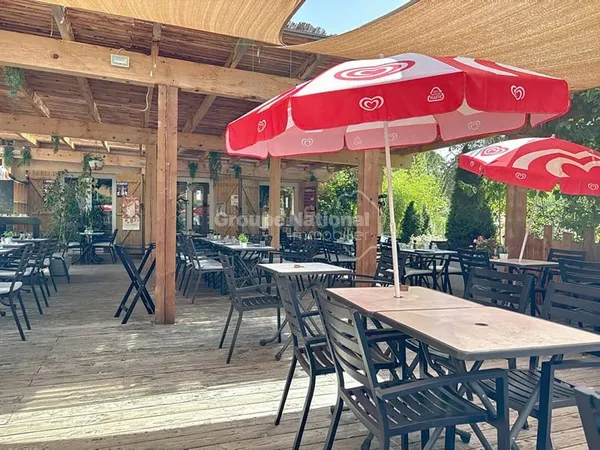 A VENDRE/SERANON/FONDS DE COMMERCE ET MURS/RESTAURANT/226 m2