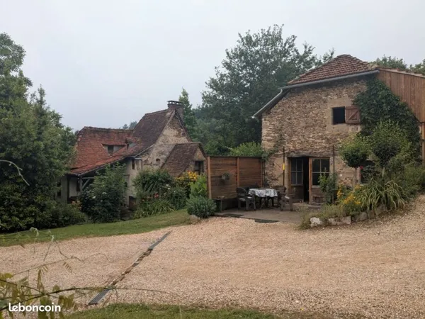 Propriété avec 2 maison + piscine