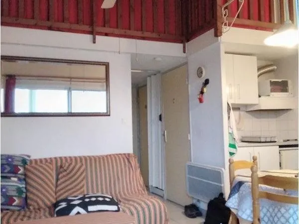 APPARTEMENT T2 BIS AVEC GRANDE MEZZANINE-PROCHE PLAGE-PARKING