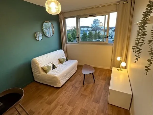 Studio meublé place coty