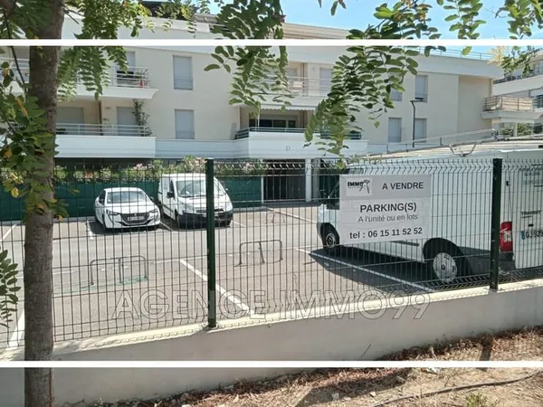 PARKINGS EXTERIEURS 12,5 M² : SIANEO