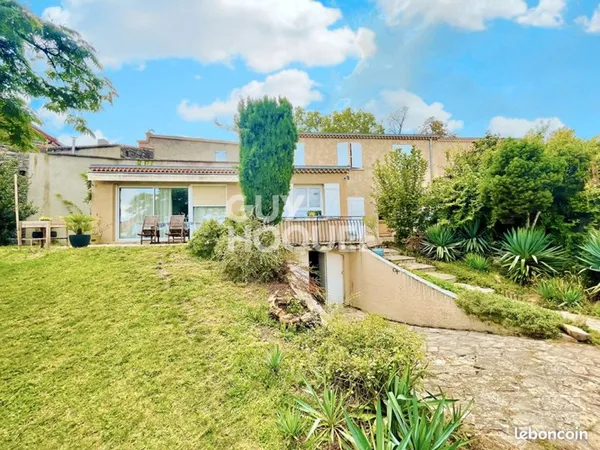 Maison 7 pièces 228 m²