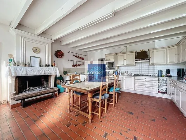 Amoureux de la nature : maison à fort potentiel sur 6 hectares