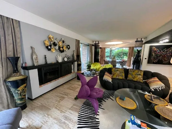 Maison 6 pièces 308 m²