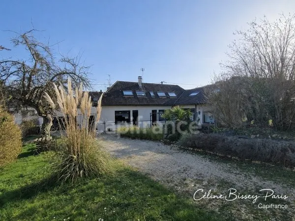 Maison 6 pièces, 4 chambres, 812M2 Terrain, 1 Garage, MESNIL SAINT LOUP (10)