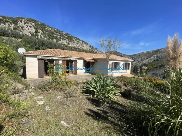 Anduze, maison F5 de 143 m2 hab avec140 m2 garage sur 1200 m