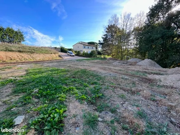 TERRAIN 1593m² PUJAUDRAN