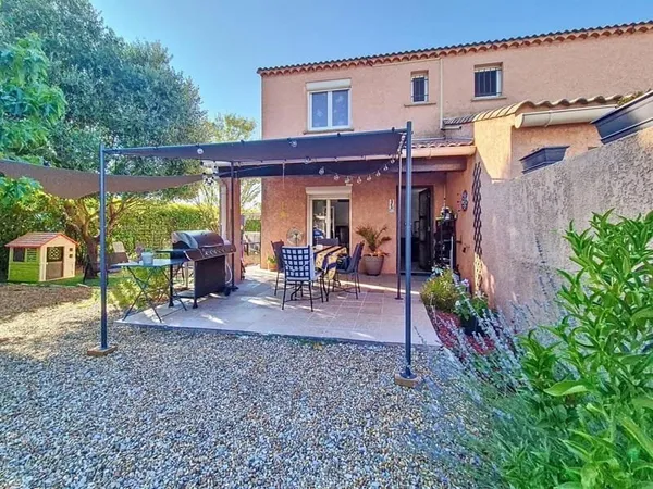 A VENDRE EN EXCLUSIVITE CHARMANTE VILLA 3 CHAMBRES SUR LA COMMUNE DE LANGLADE