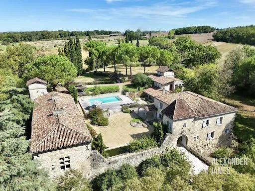 Maison 12 pièces 589 m²