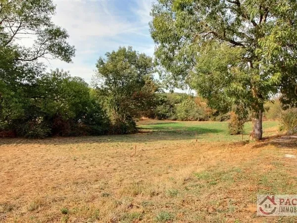 Terrain de 1048 m² à vendre à Roquecourbe, France