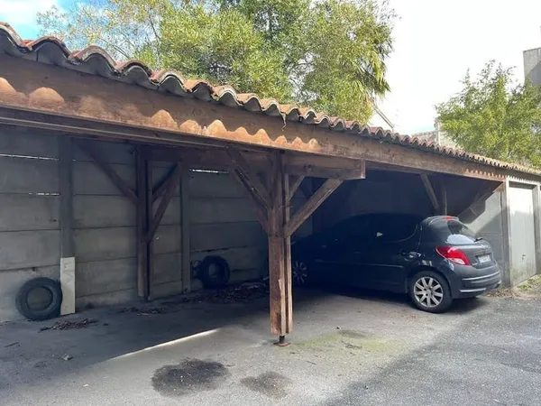 Parking 12 m²