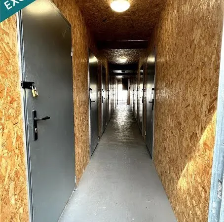 Local 11 pièces 120 m²