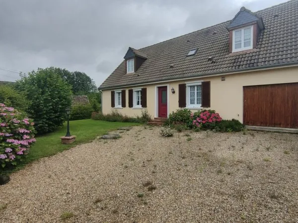MAGNIFIQUE PAVILLON DE PRESTIGE DE 160 m2 HAB SUR 1140 M2 AVEC GARAGE ET DEPENDANCE ET VUE SUR UNE V