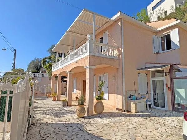 Maison 5 pièces 197 m²