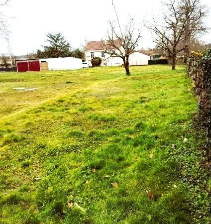 Terrain à bâtir Vente Lusigny  1049m² 31500€