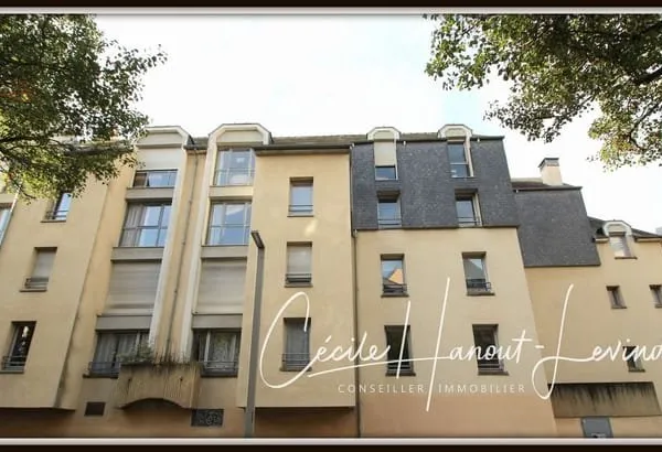 RENNES. CENTRE. Proche place des Lices - Dans une résidence séniors. Studio 32 m2 - 2ème étage avec 