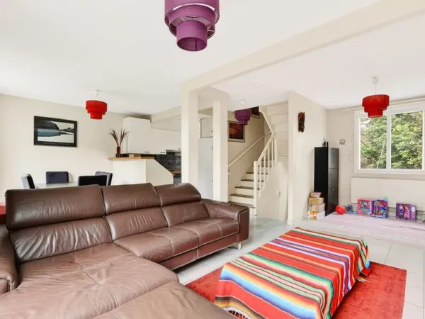 Maison de ville rénovée - 117 m² utiles - DPE C - 7 min RER