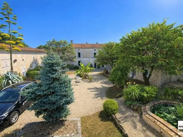 Maison 7 pièces 220 m²