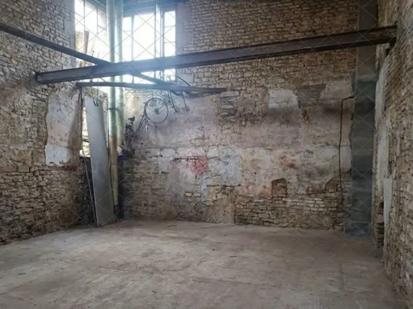 Parking 345 m²