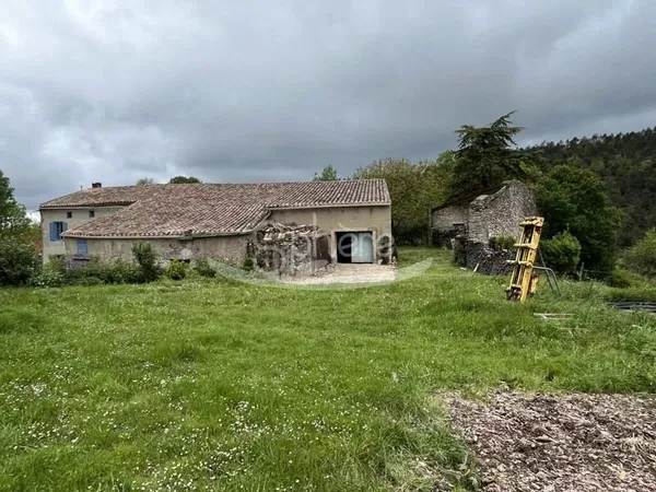 Corps de ferme sur plus de 16 hectares