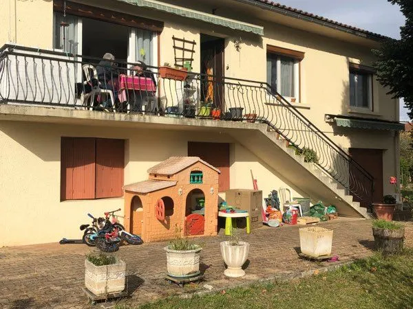 Maison avec 2 appartement indépendant vue sur les Pyrénées