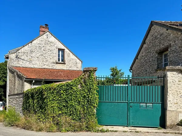 Maison et dépendance à rénover Vienne En Arthies