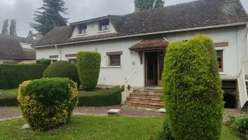 MAISON DE CHARME DE 130 m2 HAB AVEC VERANDA, GARAGE ET DEPEN