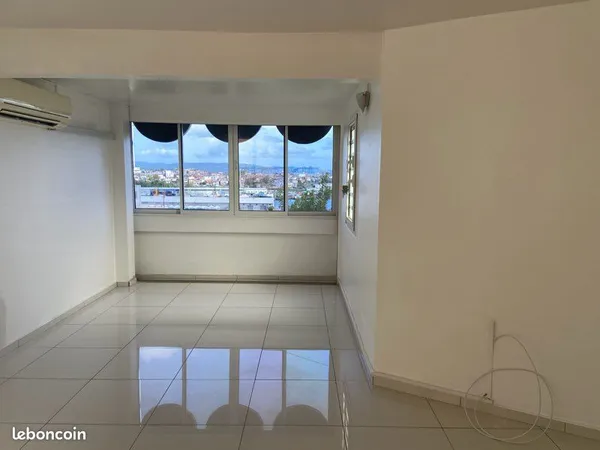 Vend appartement T4