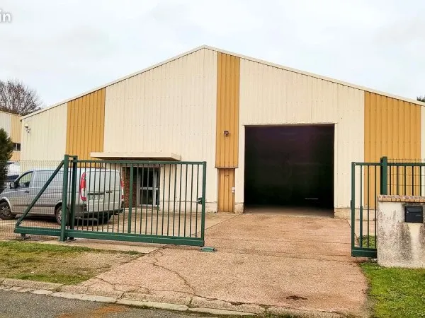 Bâtiment industriel et commercial - 500 m² - Idéal activité artisanale
