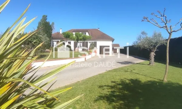 Secteur calme et résidentiel, piscine, et deux dépendances