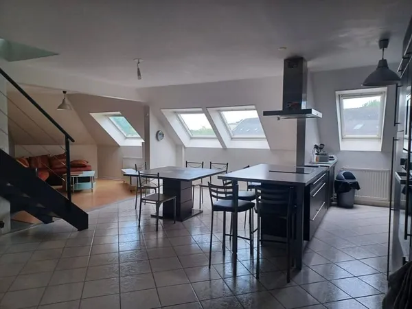 Appartement 5 pièces 10 m²
