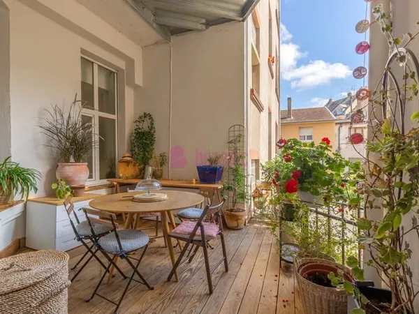 Appartement de caractère avec terrasse Metz Gare de 141.8 m2