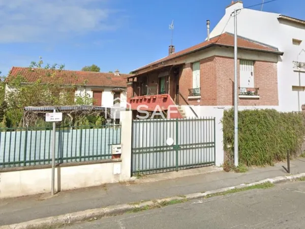 Ensemble immobilier composé de deux bâtiments